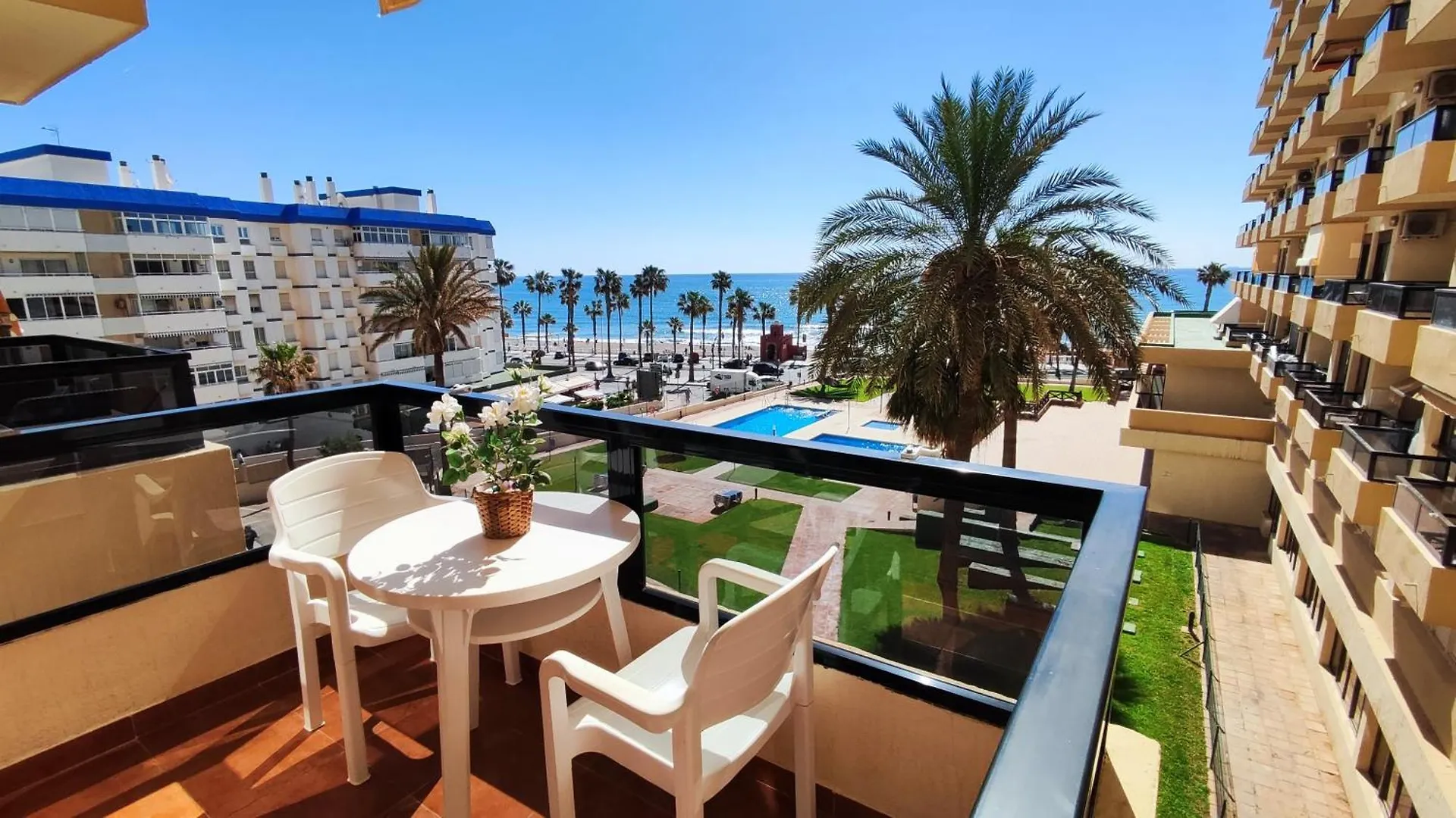 Aloha Playa Apartment With Ocean Views And Pools Benalmádena 0*,  Spanyolország